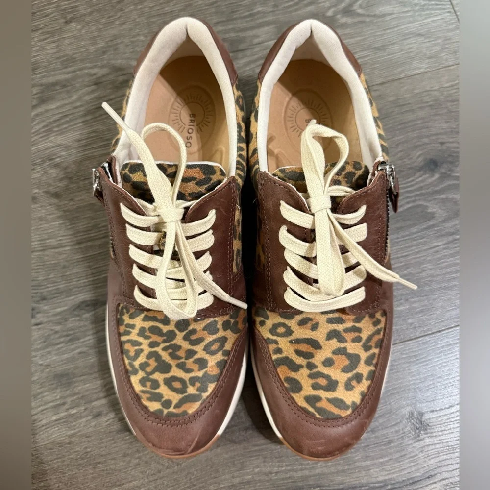 Brioso Mimi Leopard Leather Zip-Up Sneaker